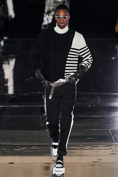 Look 28